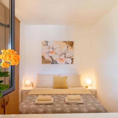 Angela & Marco'S Apartments เนอุม ภายนอก รูปภาพ