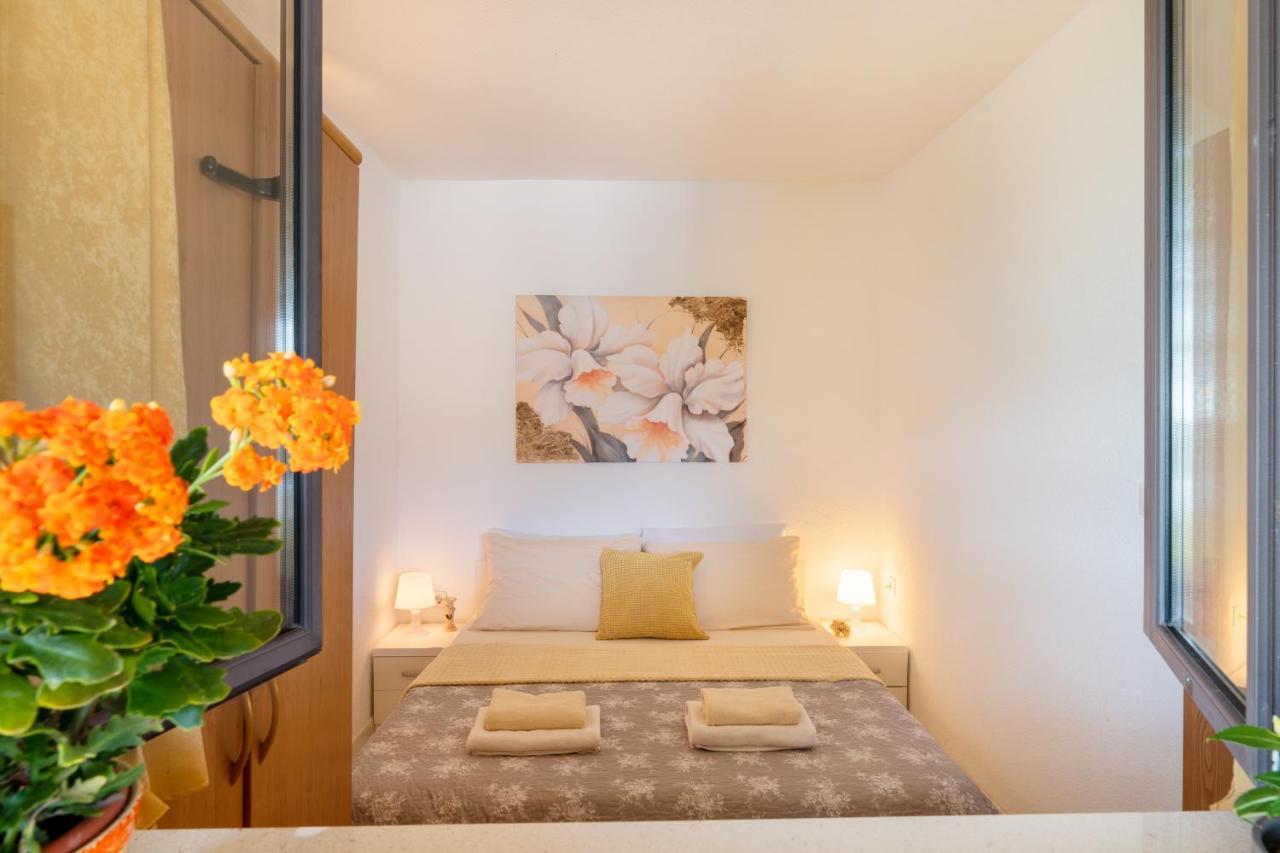 Angela & Marco'S Apartments เนอุม ภายนอก รูปภาพ